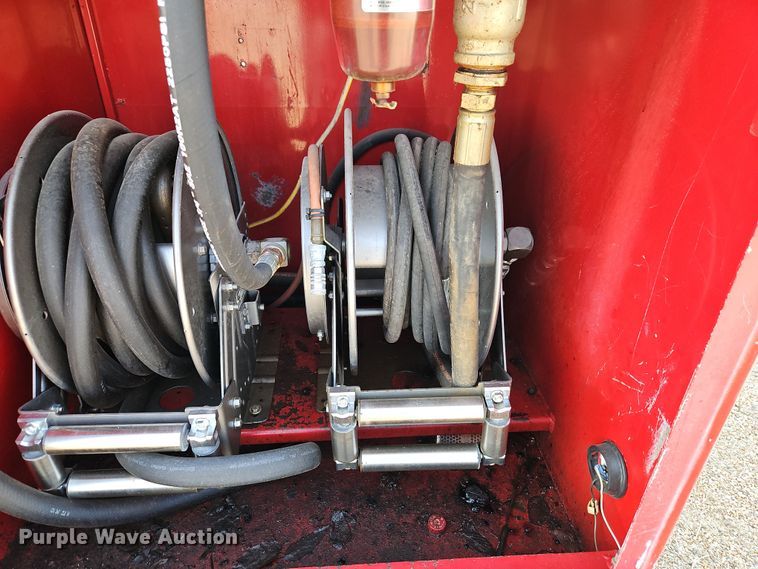 image for item EI8881 2002 International 4300 fuel / lube truck