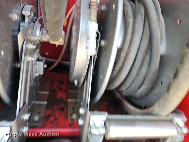 image for item EI8881 2002 International 4300 fuel / lube truck