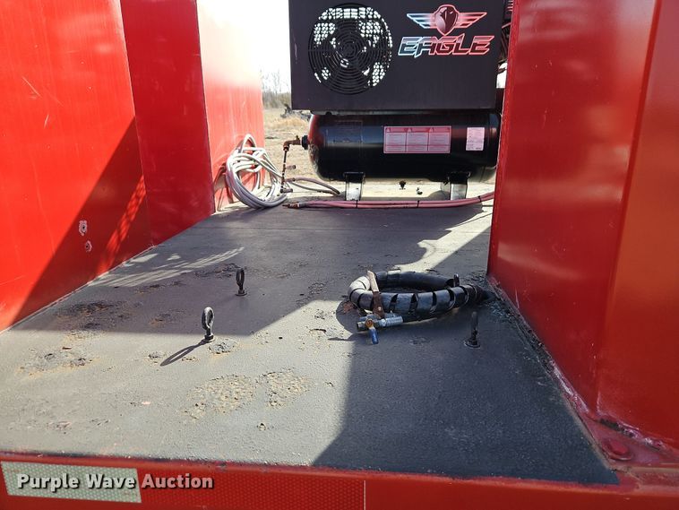 image for item EI8881 2002 International 4300 fuel / lube truck