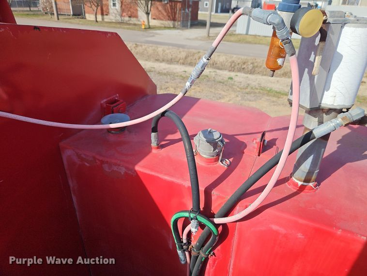 image for item EI8881 2002 International 4300 fuel / lube truck