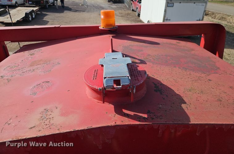 image for item EI8881 2002 International 4300 fuel / lube truck