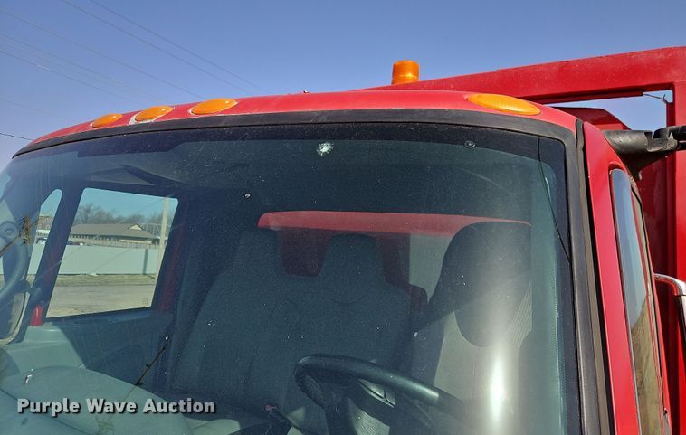 image for item EI8881 2002 International 4300 fuel / lube truck