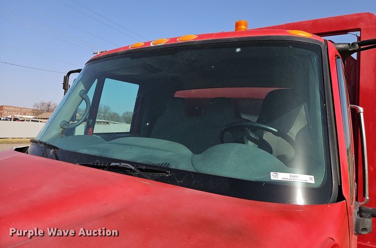 image for item EI8881 2002 International 4300 fuel / lube truck