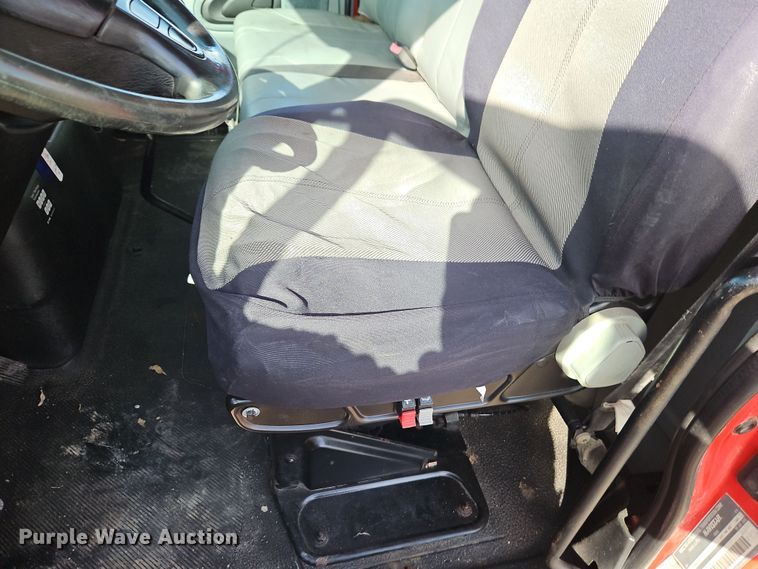 image for item EI8881 2002 International 4300 fuel / lube truck