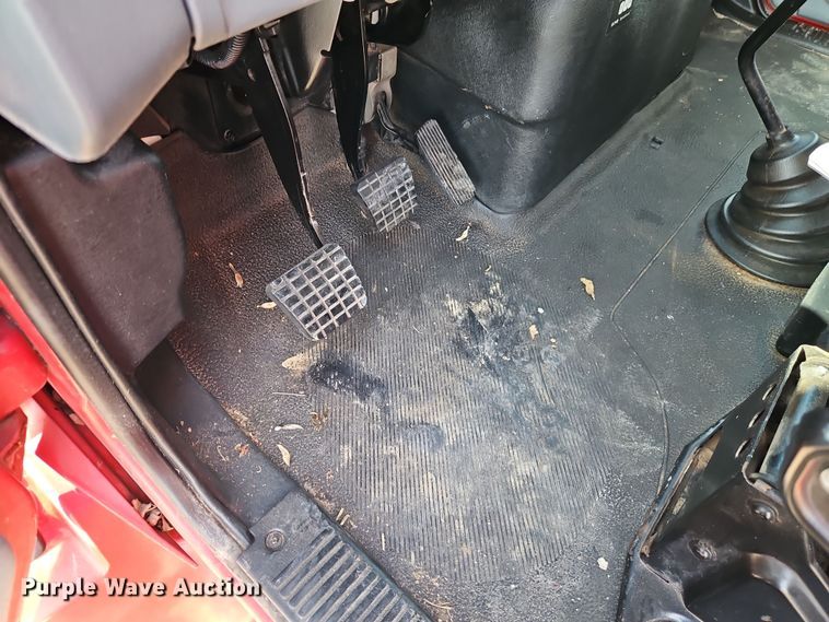 image for item EI8881 2002 International 4300 fuel / lube truck