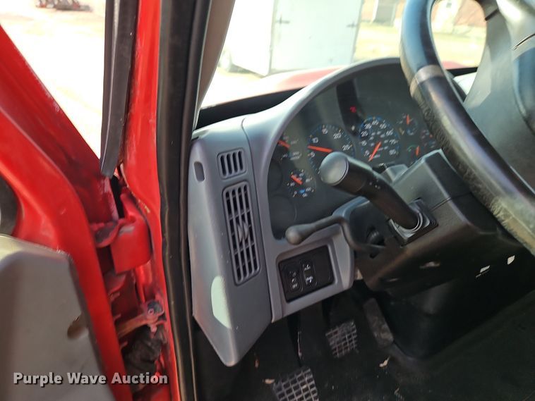 image for item EI8881 2002 International 4300 fuel / lube truck