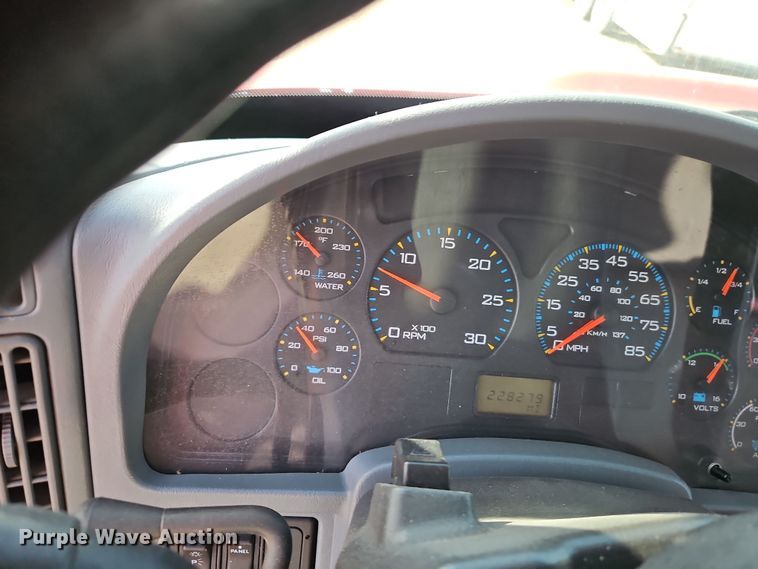 image for item EI8881 2002 International 4300 fuel / lube truck