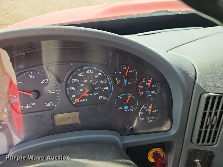 image for item EI8881 2002 International 4300 fuel / lube truck