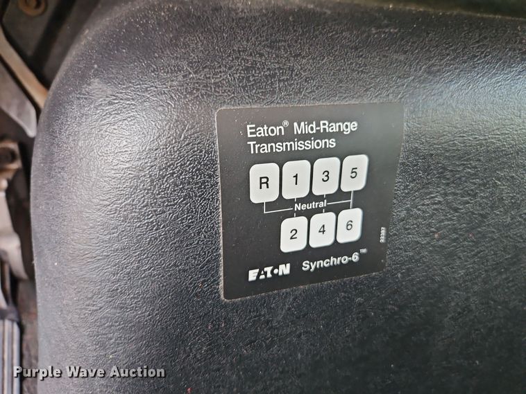 image for item EI8881 2002 International 4300 fuel / lube truck