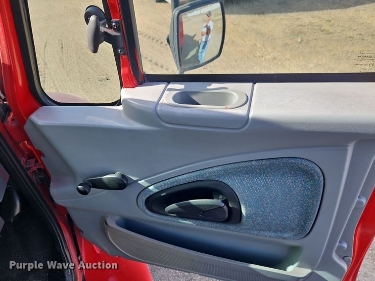 image for item EI8881 2002 International 4300 fuel / lube truck