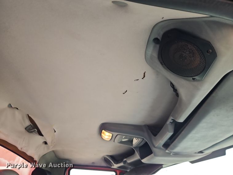 image for item EI8881 2002 International 4300 fuel / lube truck