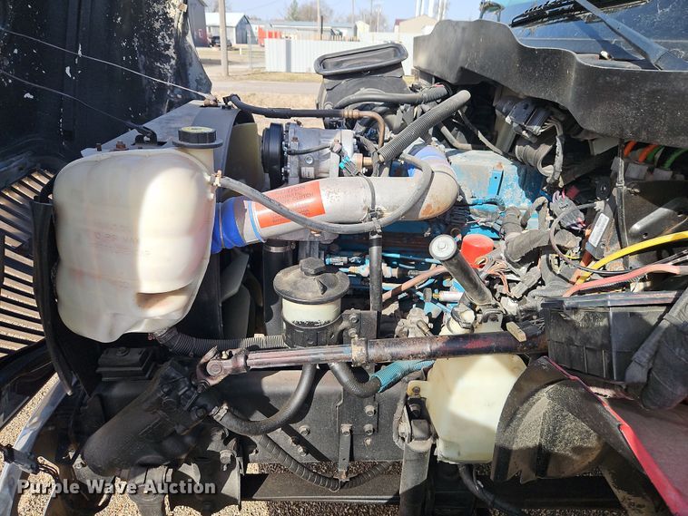 image for item EI8881 2002 International 4300 fuel / lube truck