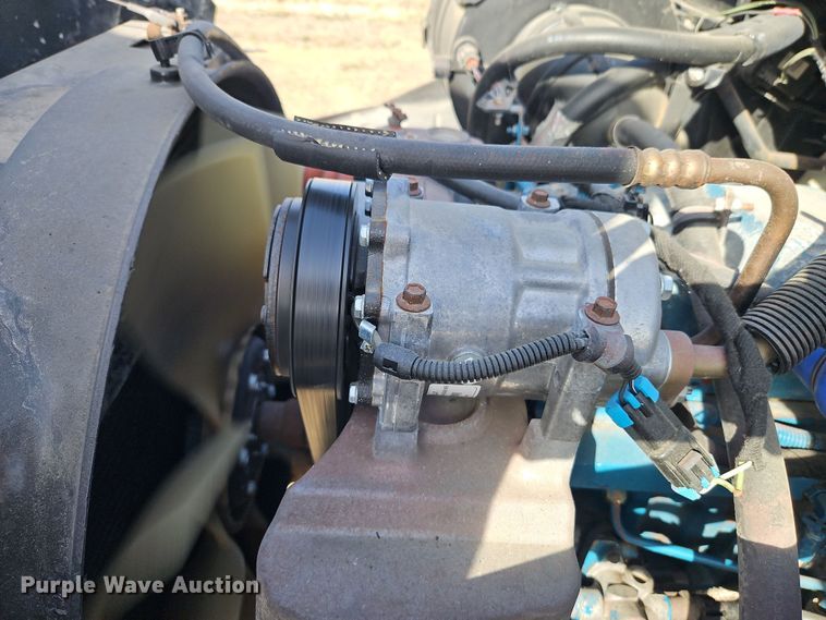 image for item EI8881 2002 International 4300 fuel / lube truck