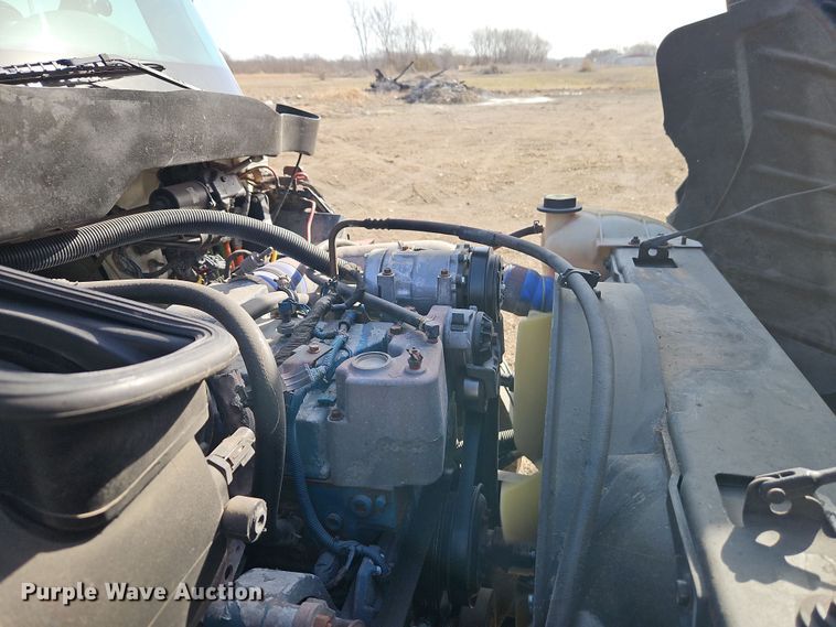 image for item EI8881 2002 International 4300 fuel / lube truck