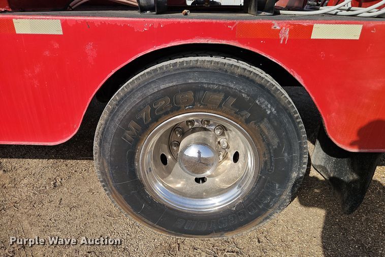 image for item EI8881 2002 International 4300 fuel / lube truck