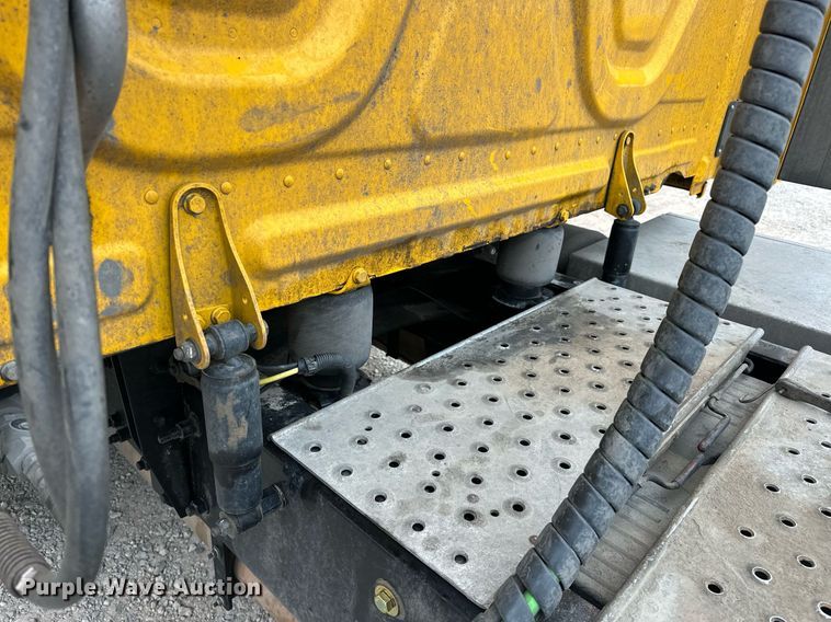 image for item EJ8480 2021 Freightliner Cascadia 126 semi truck