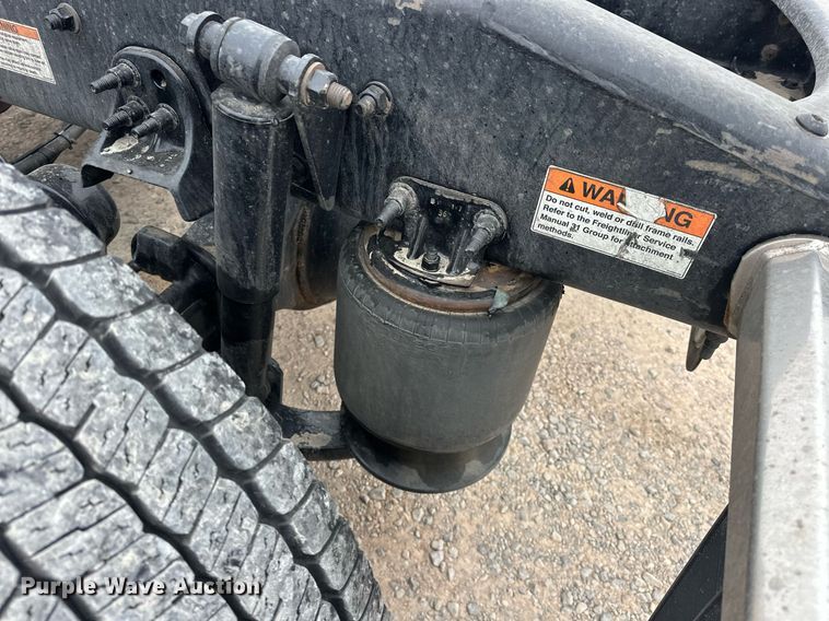 image for item EJ8480 2021 Freightliner Cascadia 126 semi truck