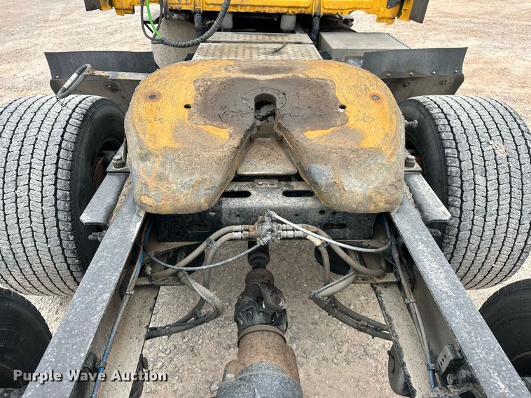 image for item EJ8480 2021 Freightliner Cascadia 126 semi truck