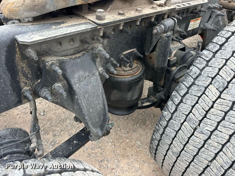 image for item EJ8480 2021 Freightliner Cascadia 126 semi truck