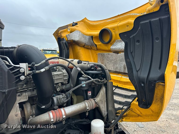 image for item EJ8480 2021 Freightliner Cascadia 126 semi truck