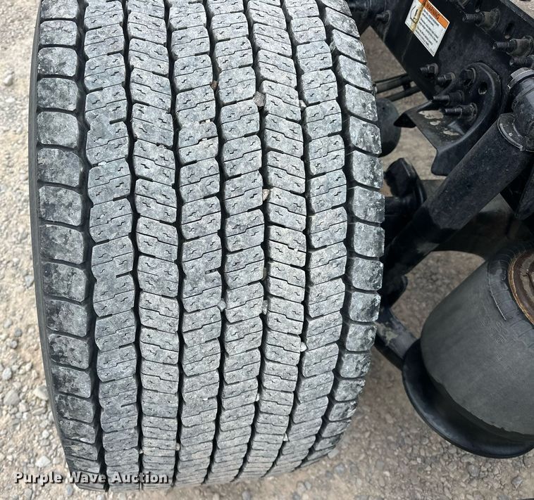 image for item EJ8480 2021 Freightliner Cascadia 126 semi truck