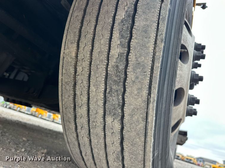 image for item EJ8480 2021 Freightliner Cascadia 126 semi truck