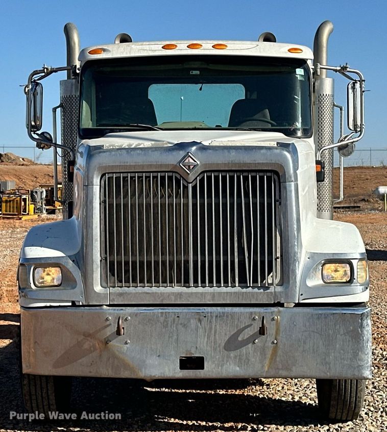 image for item EK0460 2005 International 9900i truck cab and chassis