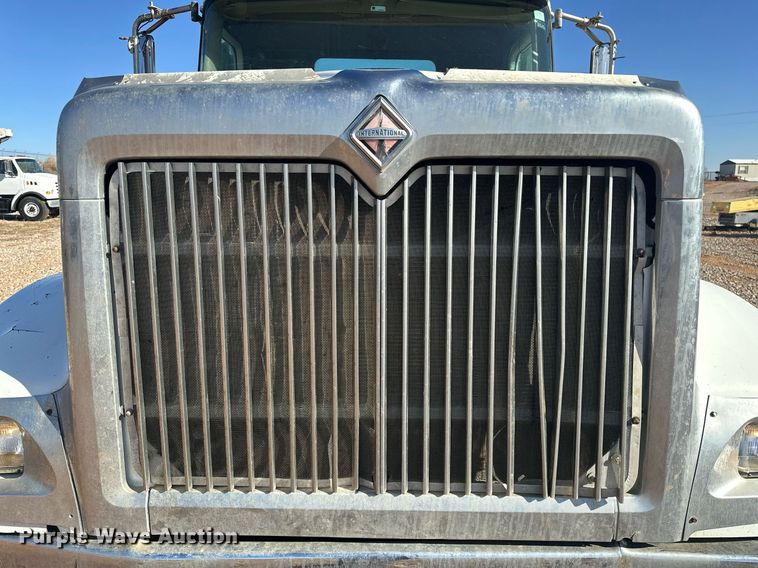 image for item EK0460 2005 International 9900i truck cab and chassis