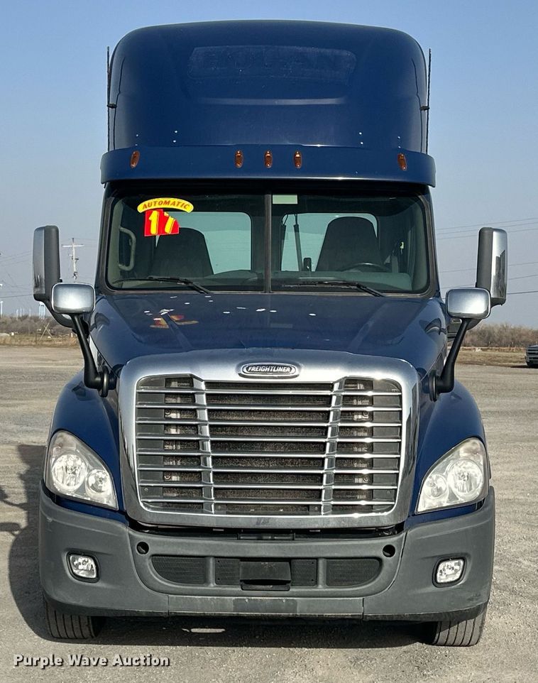 image for item EK0519 2017 Freightliner Cascadia semi truck