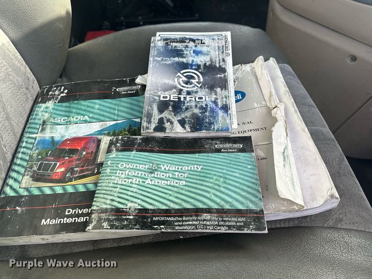 image for item EK0519 2017 Freightliner Cascadia semi truck