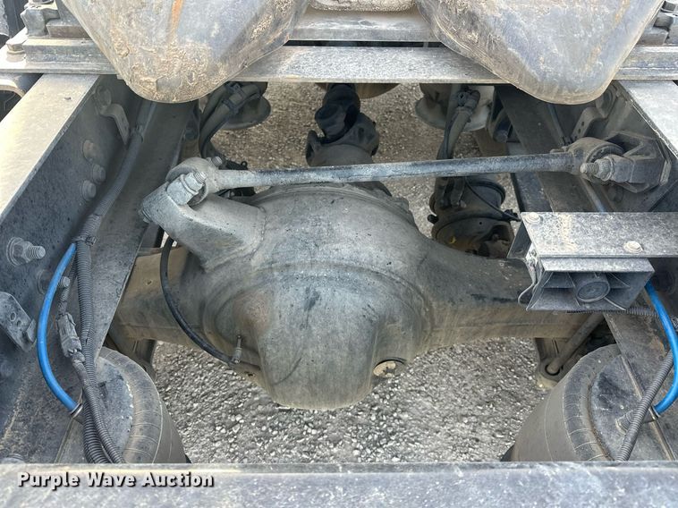 image for item EK0519 2017 Freightliner Cascadia semi truck