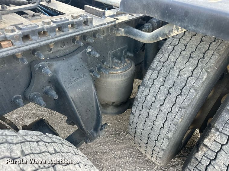 image for item EK0519 2017 Freightliner Cascadia semi truck