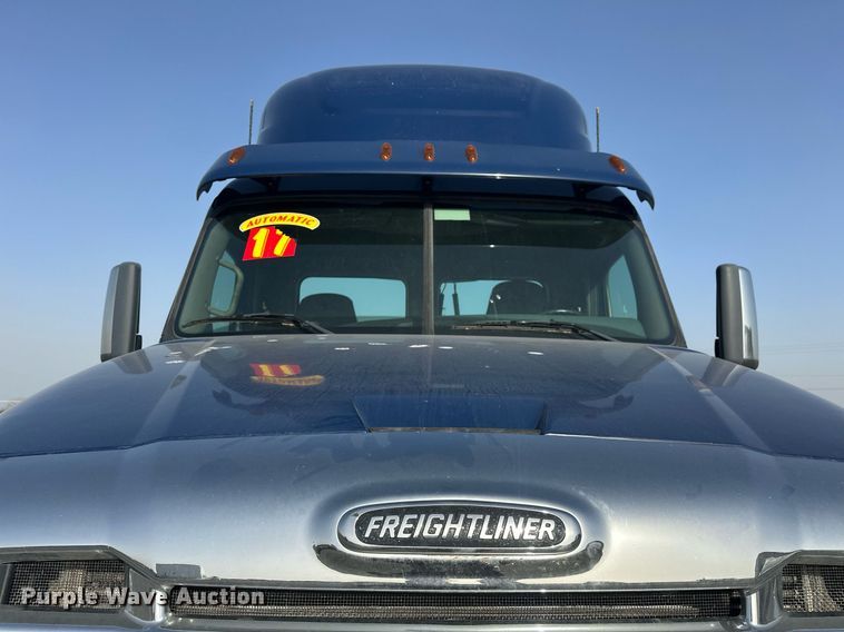 image for item EK0519 2017 Freightliner Cascadia semi truck