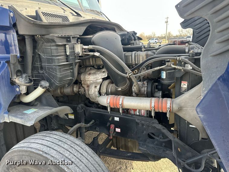 image for item EK0519 2017 Freightliner Cascadia semi truck