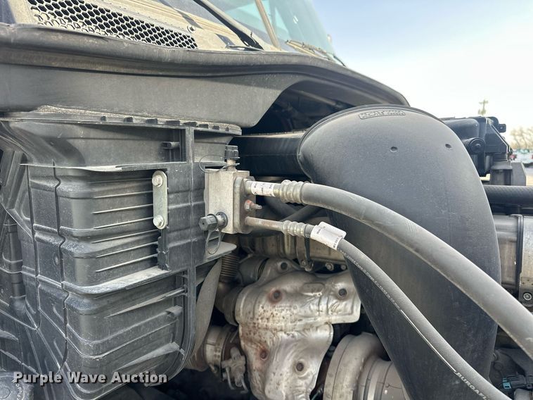 image for item EK0519 2017 Freightliner Cascadia semi truck