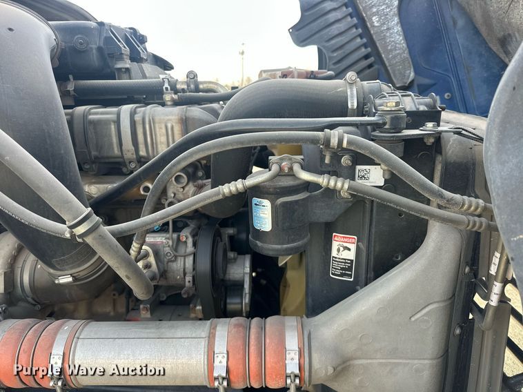 image for item EK0519 2017 Freightliner Cascadia semi truck