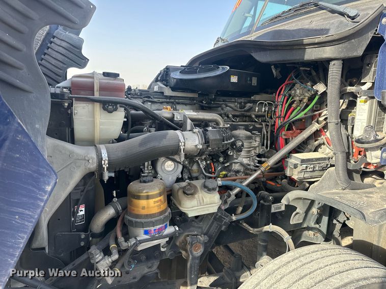 image for item EK0519 2017 Freightliner Cascadia semi truck