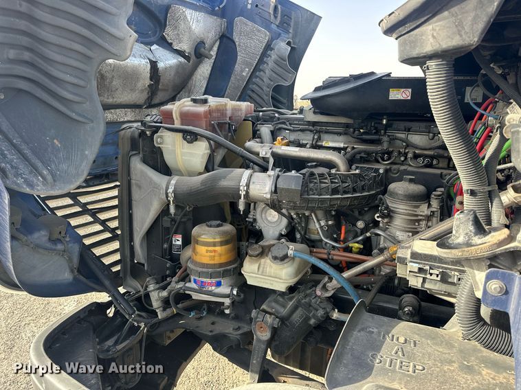 image for item EK0519 2017 Freightliner Cascadia semi truck