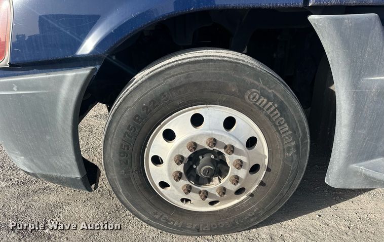 image for item EK0519 2017 Freightliner Cascadia semi truck