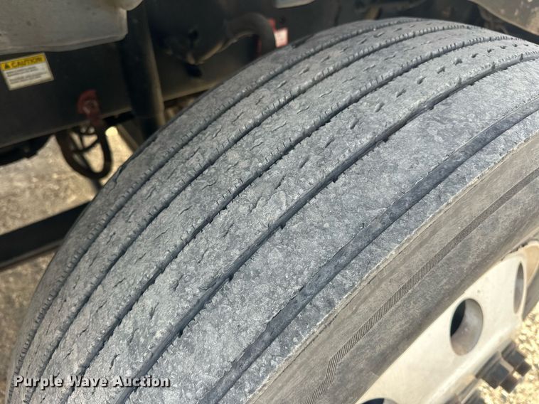 image for item EK0519 2017 Freightliner Cascadia semi truck