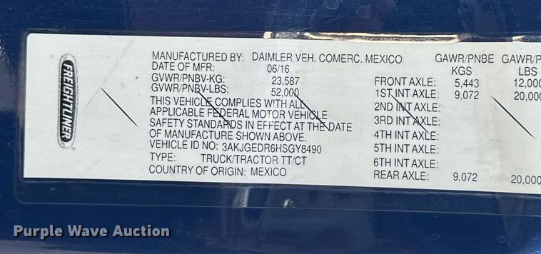 image for item EK0519 2017 Freightliner Cascadia semi truck