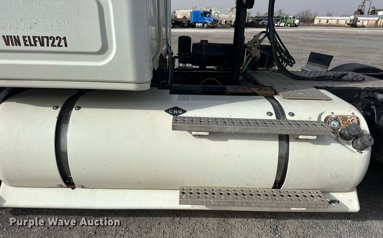 image for item EK0520 2014 Freightliner Cascadia semi truck