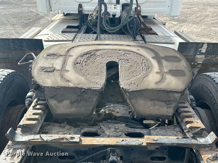 image for item EK0520 2014 Freightliner Cascadia semi truck