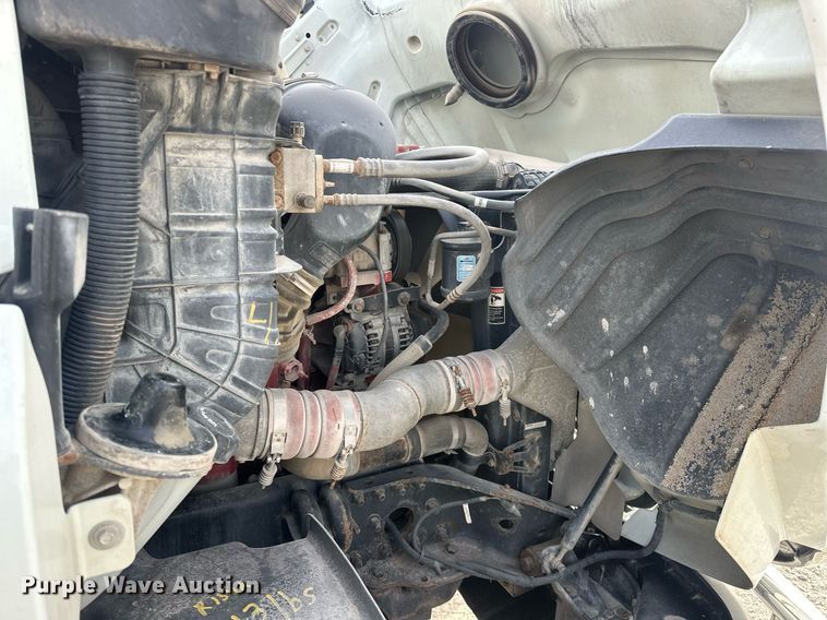 image for item EK0520 2014 Freightliner Cascadia semi truck