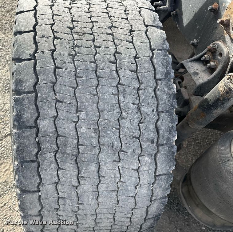 image for item EK0520 2014 Freightliner Cascadia semi truck