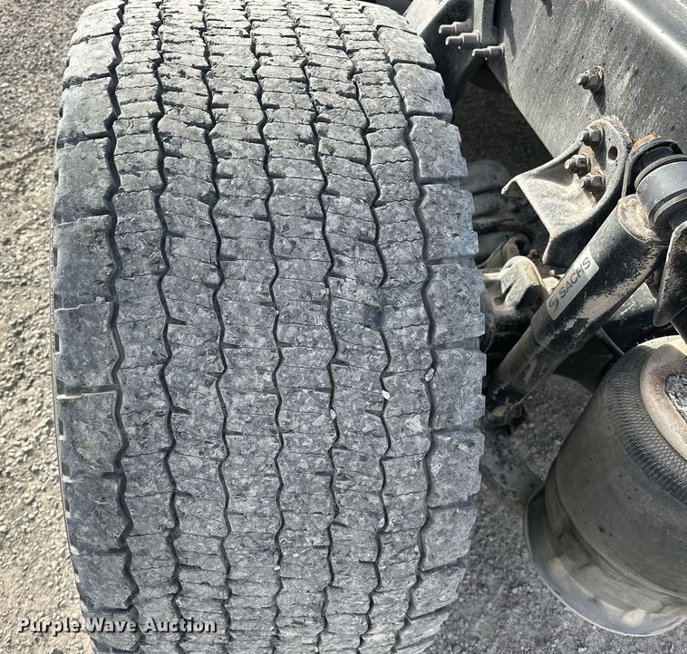 image for item EK0520 2014 Freightliner Cascadia semi truck