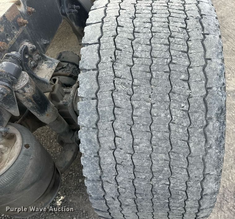 image for item EK0520 2014 Freightliner Cascadia semi truck