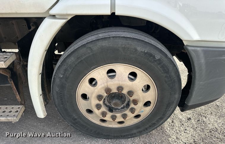 image for item EK0520 2014 Freightliner Cascadia semi truck