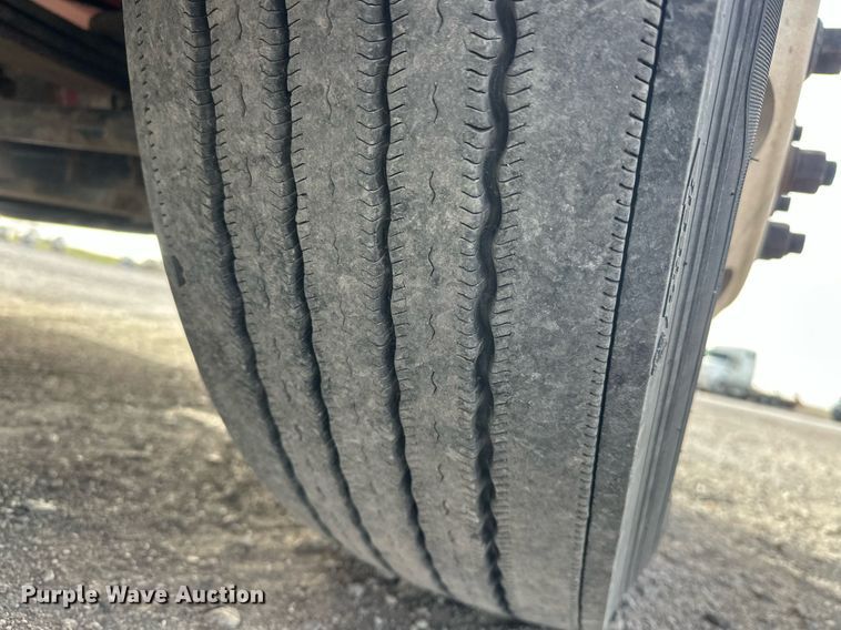 image for item EK0520 2014 Freightliner Cascadia semi truck