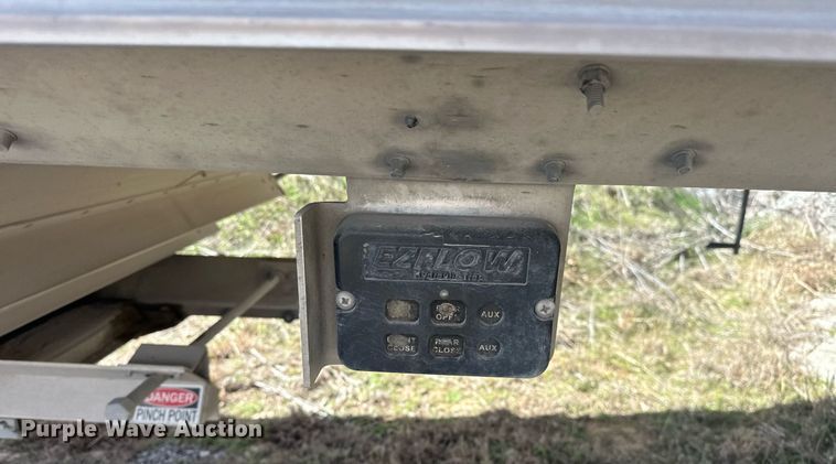 image for item EK0521 2019 Timpte grain trailer